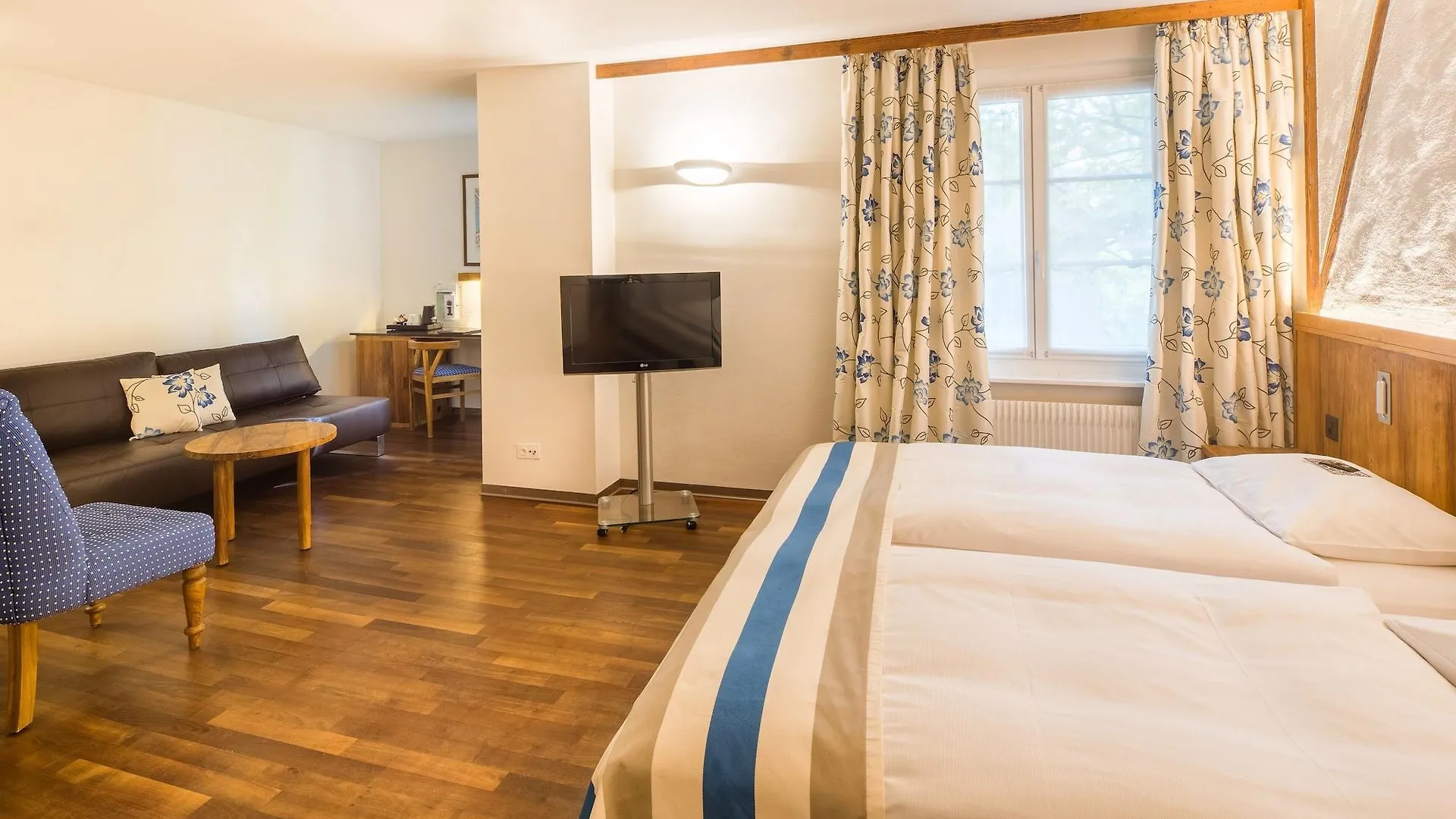 Hotel Adler Zuerich 3*, ציריך שוויץ